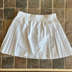 Alo tennis skirt, size M, never worn